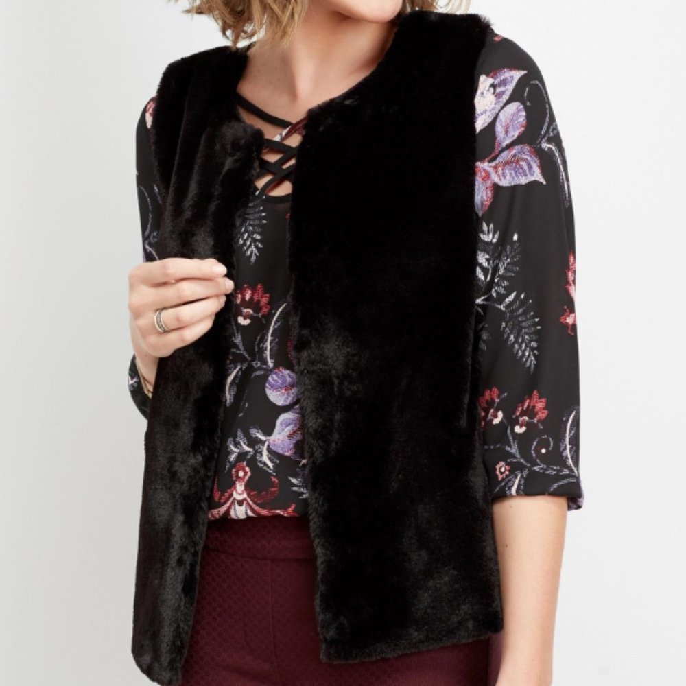 NWT Maurices Faux Fur Knit Vest in Black - Picture 1 of 11